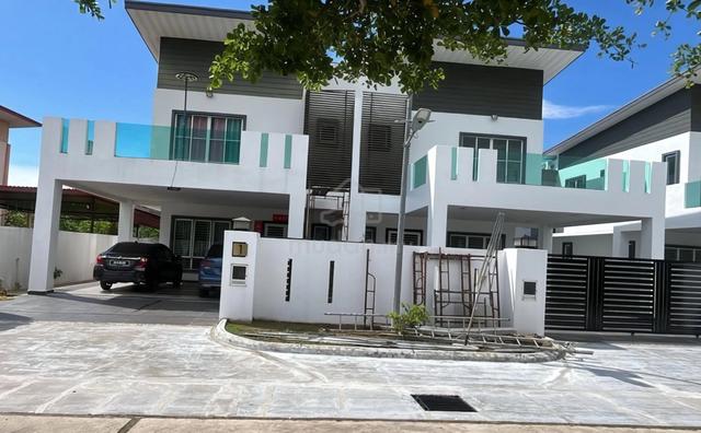 Exclusive Nampasan Penampang Elegant Low Density Elegant Semi-D 1