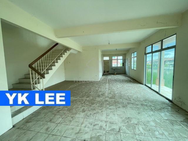 Bandar Utama Double Storey Corner Lot For Sale 1