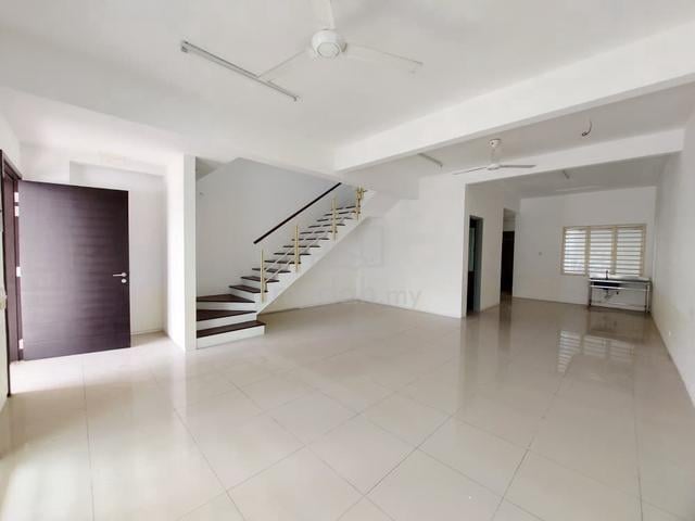 2 Storey BM Utama Superlink|Long Car park Can 4 Car|4Bed+3Bath| 1