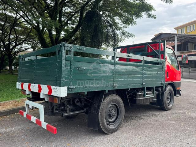 Lorry Mitusbishi 3Ton Canter Cargo - photo 3 of 6