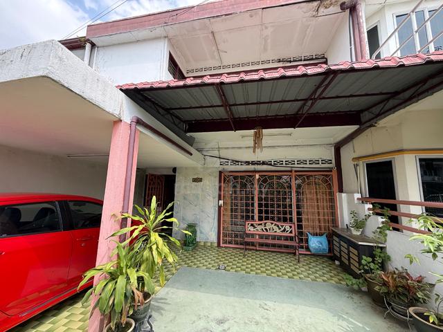 A freehold 2-Storey Terrace in Teluk Pulai Klang facing east 22x75 1