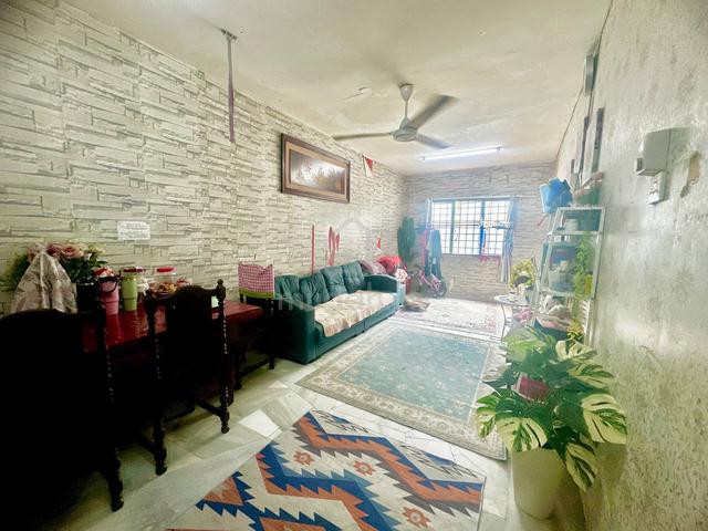 Dahlia Apartment 1