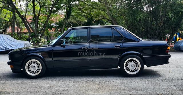 BMW E28 520i 5-speed manual - 4