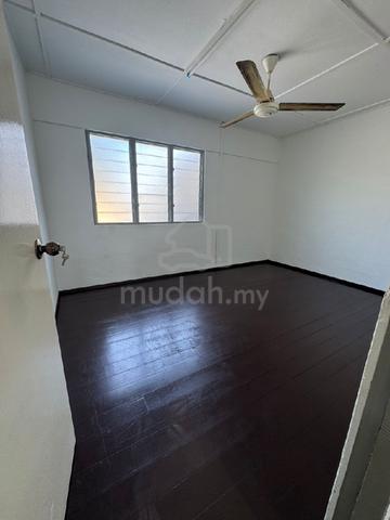 Double storey low cost house for sale in Tmn Kluang Barat  5