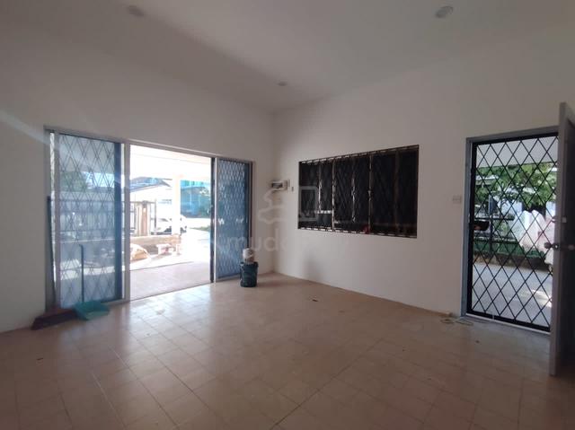 Tabuan Laru Jalan kedandi near stutong market semi detached for rent 1