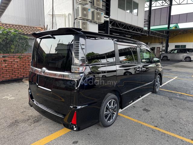2021 Toyota VOXY 2.0 ZS KIRAMEKI III (A) - 4