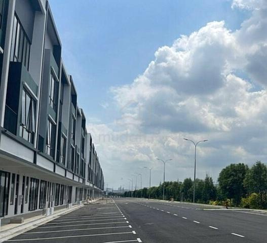 Austin Crest Emerald 3, Mount Austin, 3 storey shop lot, Bumi lot 1