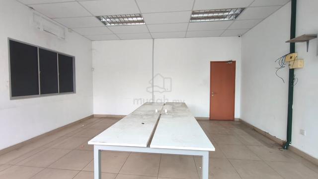1.5 Storey Terrace Factory at Mount Austin - Tiong Nam 1
