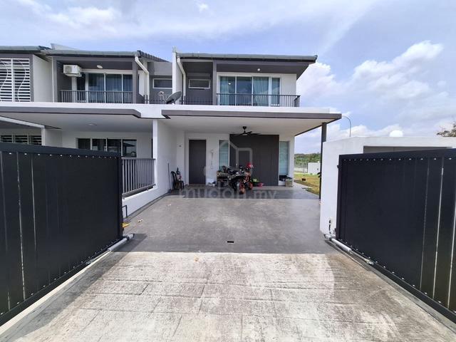 Corner lot unit serene height semenyeh 1
