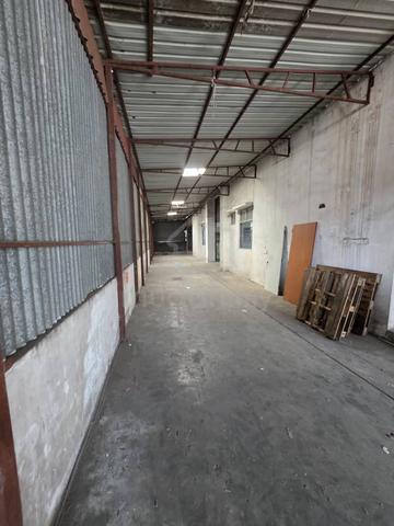 Taman Universiti 1.5 Storey Semi D Factory 6000sqf Fully Extended 4