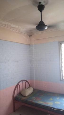 Bilik Middle Apartment Perdana Depan Giant Sek13 Shah Alam 1