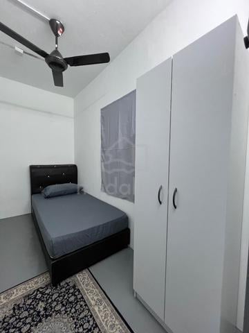 Room for rent (Male Only) Near MRT 1