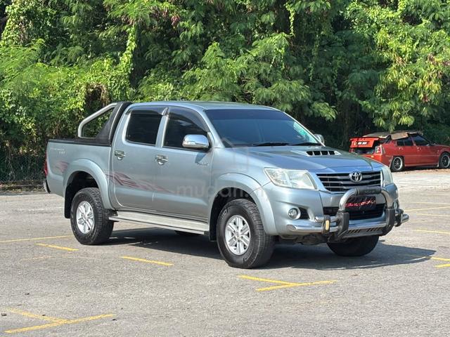 2013 Toyota HILUX D/CAB 2.5 MT - 1