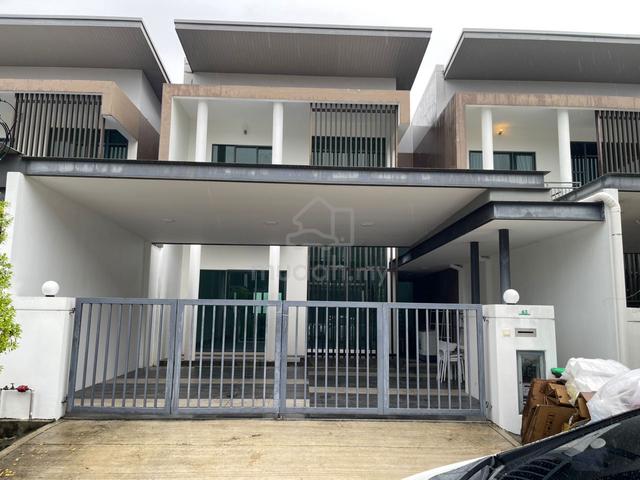 Bukit Banyan Emilia 1