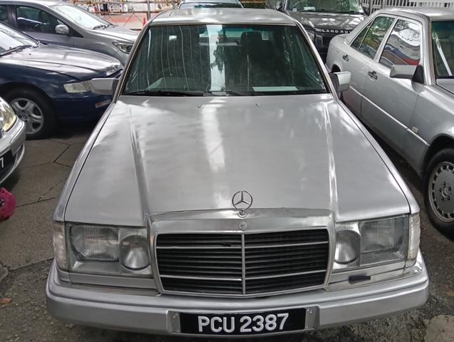 Mercedes Benz 230E vintage 35 yrs 8k new Engine ok - 1