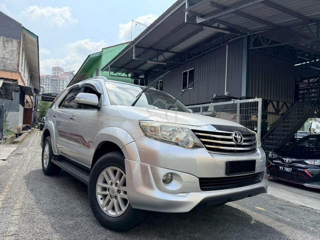 2012 Toyota FORTUNER 2.7 V TRD SPORTIVO FACELIFT - 1