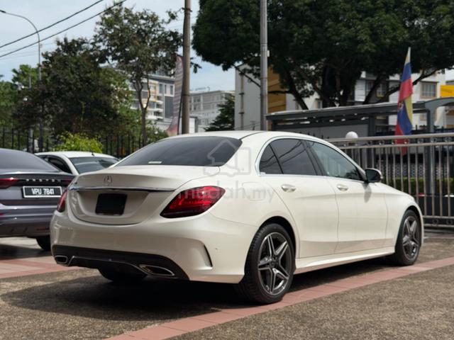 【SUNROOF,BURMESTER】2021 Mercedes Benz C200 1.5 AMG - 2