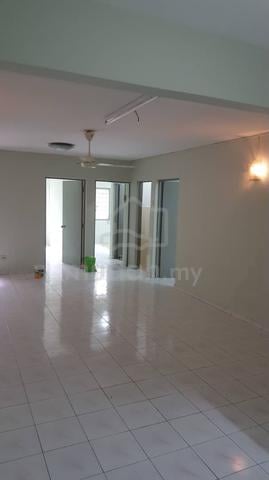 saujana apartment 1