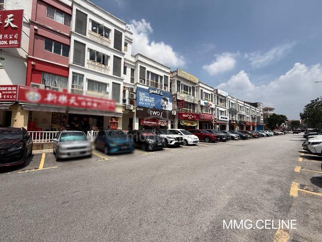 PRIME LOCATION !! 22x75 Setia Alam ( Near Pasar ) G Floor Shoplot 1