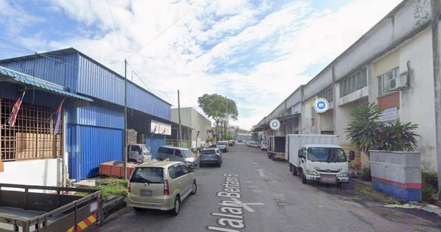 Taman daya jalan bertam 2 storey factory with mezzanine for sale 1
