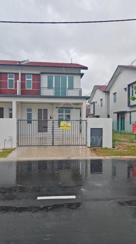 Jasin Scientex Double Storey Semi D untuk disewa 1