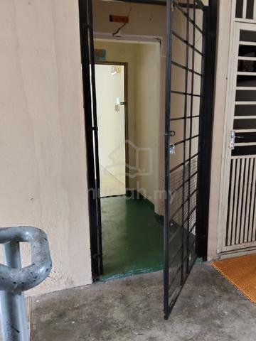 Rumah Pangsa - Tingkat 1 1