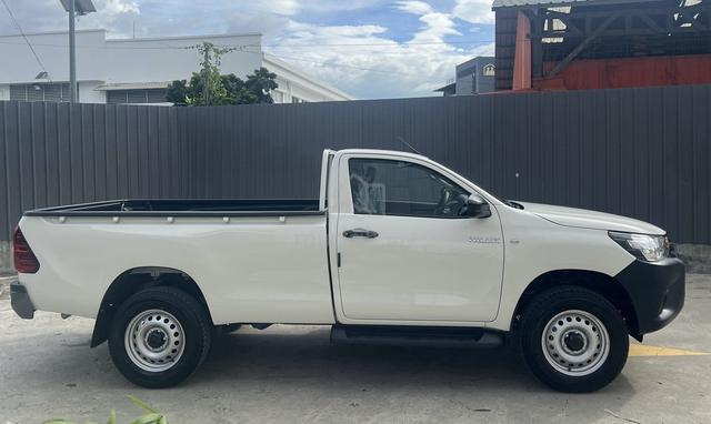 2026 Toyota HILUX 2.4 SINGLE CAB 4x4 TURBO DIESEL - 3