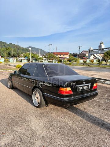 1995 Mercedes Benz W124 e220 1995 - 2