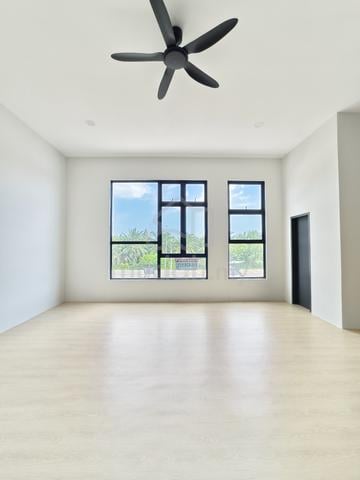 Renovated office 2 Storey New Shoplot Taman Molek Residen , Ayer Molek 1