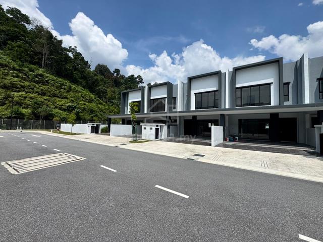 Sierra hijauan @ Double storey terrace @ End lot @ Partly furnished 1