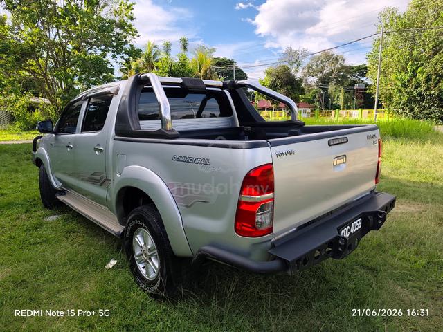 2012 Toyota HILUX 2.5 G (A) - 1