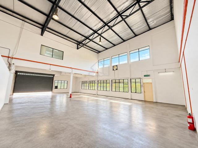 Puchong TPP 1 . 5 Storey Semi-Detached Factory Good Condition 1
