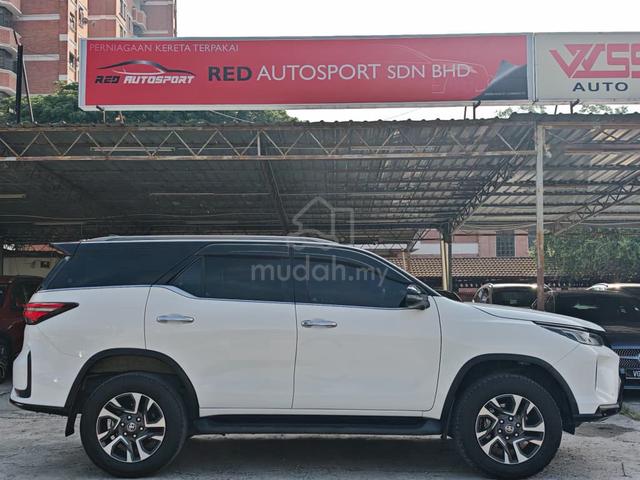 22 Toyota FORTUNER 2.8 VRZ FULL SVC under warranty - 3