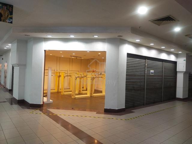 Corner Facing Escalator L1 Nice Unit 1