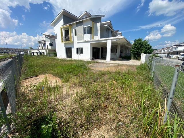 Double Storey End Lot Extra Land Taman YPJ Kota Tinggi For Sale 1