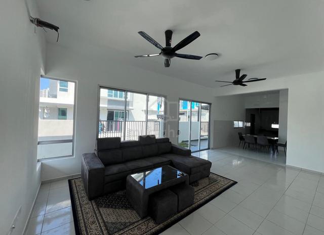 Serenia City Dengkil End Lot Double Storey House To Rent 1