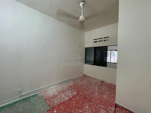 22 x 75 2.5 storey terrace 5 room taman wahyu jalan kuching Jinjang KL 5