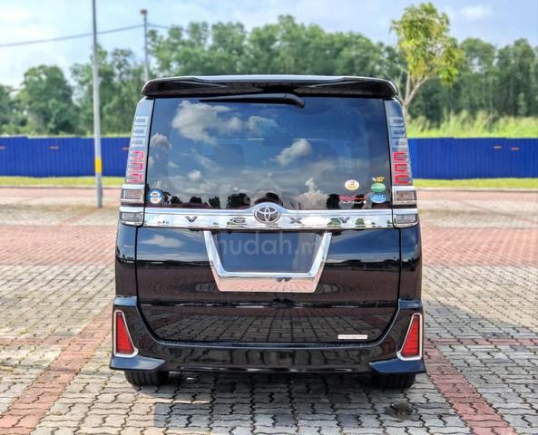 2018 Toyota VOXY 2.0 ZS KIRAMEKI II (A)✅Mthly 12xx - 4