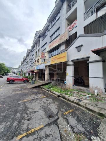 Kajang Perdana Shop , Facing Mainroad 1