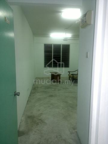 Flat Sri Lanang (Desa Tebrau) 1