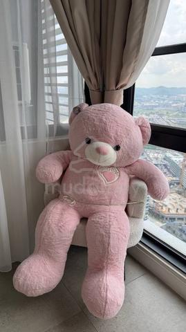 Brand-new giant pink teddy bear - photo 2 of 3