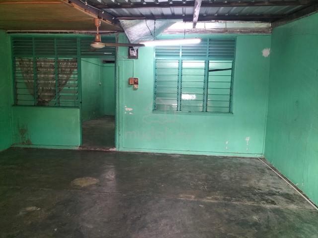 Kemasukan Segera!! Rumah Awam Gadek, Alor Gajah, Melaka 1
