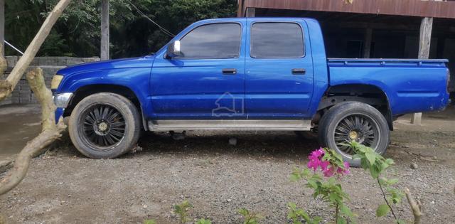 2004 Toyota HILUX 2.5 SR TURBO (A) - 2