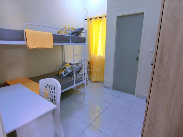 Room for rent at The Palm Hillpark Puncak Alam (Double Storey House) 1