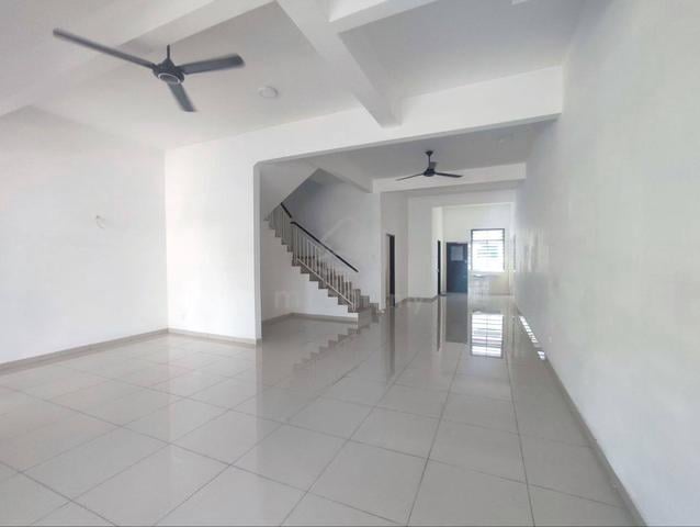 Kulai Kelapa Sawit / Taman Impiana / Near Data Center / Double Storey 1