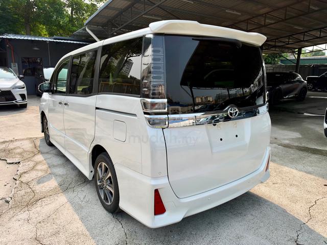 2021 Toyota VOXY 2.0 ZS KIRAMEKI III (A) Ready Sto - 2