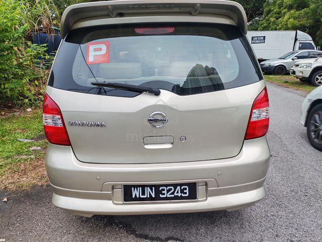 2010 Nissan GRAND LIVINA 1.8 IMPUL (A) - 4