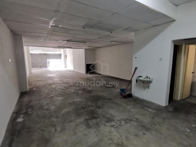 Bukit Puchong Ground Floor Shop Face Road Nearby Lotus 1