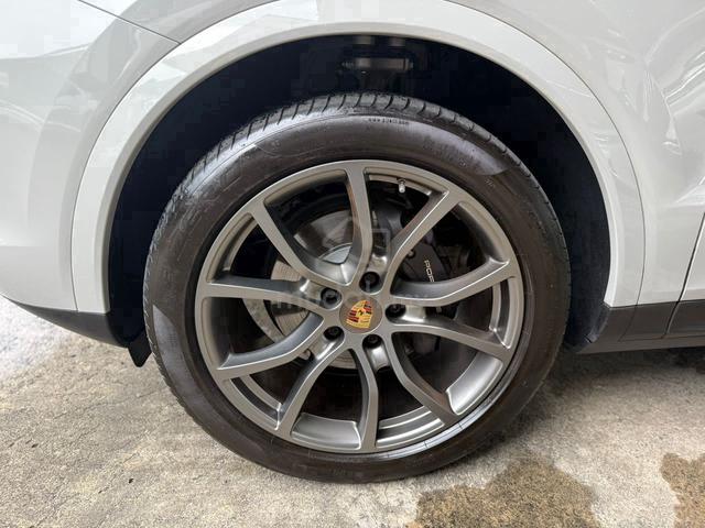 2020 Porsche CAYENNE 3.0 COUPE (A) RareColour - 4