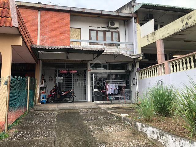 Highly Accessible Double Storey Linked House Seremban 1